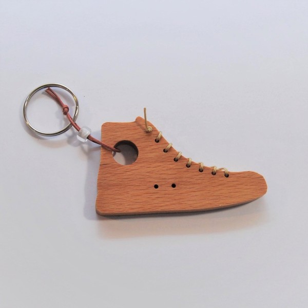 Ξύλινο μπρελόκ αθλητικό παπούτσι - χειροποίητα, ξύλινα - 3
