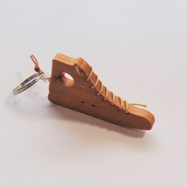 Ξύλινο μπρελόκ αθλητικό παπούτσι - χειροποίητα, ξύλινα - 4