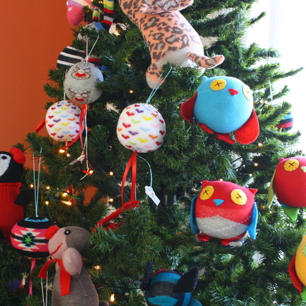 Χριστουγεννιάτικες μπάλες από κάλτσα! - χριστουγεννιάτικο, χριστουγεννιάτικο δέντρο, διακοσμητικά, στολίδι δέντρου - 2