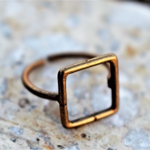 τετράγωνο δαχτυλίδι - γεωμετρικά σχέδια, minimal, μικρά, μπρούντζος, αυξομειούμενα