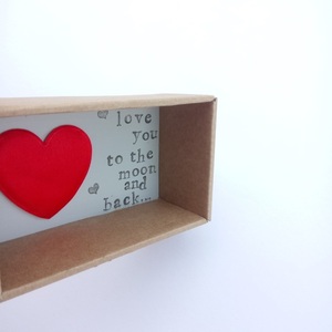 Ευχετήρια Κάρτα in a ΒΟΧ Love you to the Moon and Back 7,6 x 12,3 x 4,9 cm. Σπιρτόκουτο The Pink Feather - καρδιά, επέτειος, κάρτα ευχών, δώρα αγίου βαλεντίνου - 2