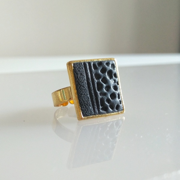 ''Half Meteor Square'' ring - Χειροποίητο δαχτυλίδι επιχρυσωμένο με ιδιαίτερη υφή - statement, επιχρυσωμένα, ορείχαλκος, μεγάλα, αυξομειούμενα