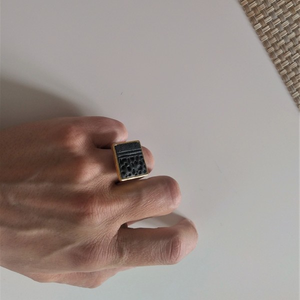 ''Half Meteor Square'' ring - Χειροποίητο δαχτυλίδι επιχρυσωμένο με ιδιαίτερη υφή - statement, επιχρυσωμένα, ορείχαλκος, μεγάλα, αυξομειούμενα - 4