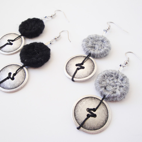 Μακριά string art σκουλαρίκια με μεταλλικά κουμπιά σε γκρι - γυναικεία, γεωμετρικά σχέδια, μακριά, κρεμαστά - 4