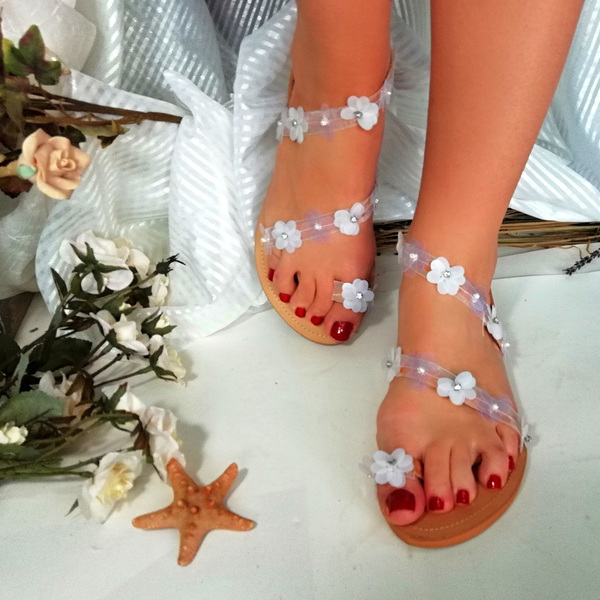 Νυφικά Σανδάλια χειροποίητα με διάφανα και λευκά λουλούδια - δέρμα, λουλούδια, boho, νυφικά, φλατ, ankle strap - 4