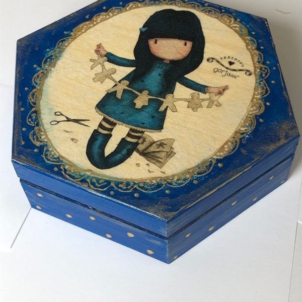 Ξύλινο πολύγωνο κουτί με κοριτσάκι που κάνει χειροτεχνία - ξύλο, κορίτσι, κουτί, οργάνωση & αποθήκευση - 2