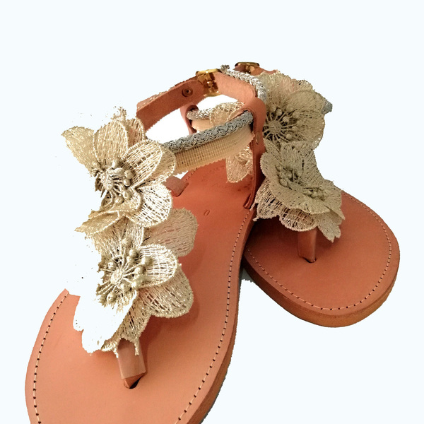 Bridal Sandals με ασημί λουλούδια - δέρμα, boho, νυφικά, φλατ, ankle strap, διχαλωτά