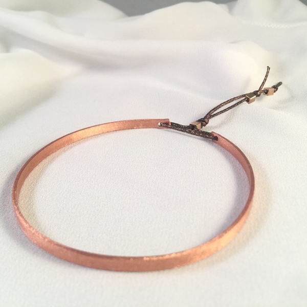 Satin rose-gold bangle bracelet-Xειροποίητη βέργα από χαλκό και μεταλλιζέ κορδόνι - χαλκός, κορδόνια, χειροπέδες - 2
