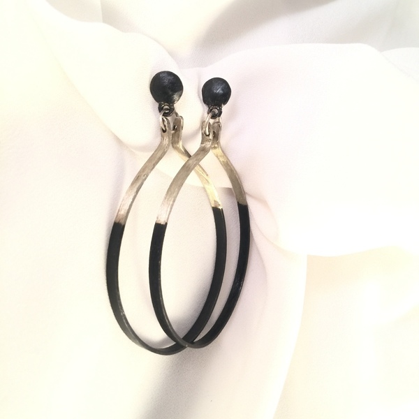 Silver and black oval earrings-Χειροποίητα σκουλαρίκια οβάλ από αλπακά με οξείδωση... - αλπακάς, χειροποίητα, κρίκοι, μεγάλα - 2