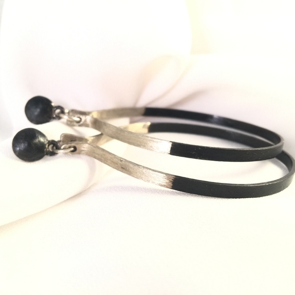Silver and black oval earrings-Χειροποίητα σκουλαρίκια οβάλ από αλπακά με οξείδωση... - αλπακάς, χειροποίητα, κρίκοι, μεγάλα - 4