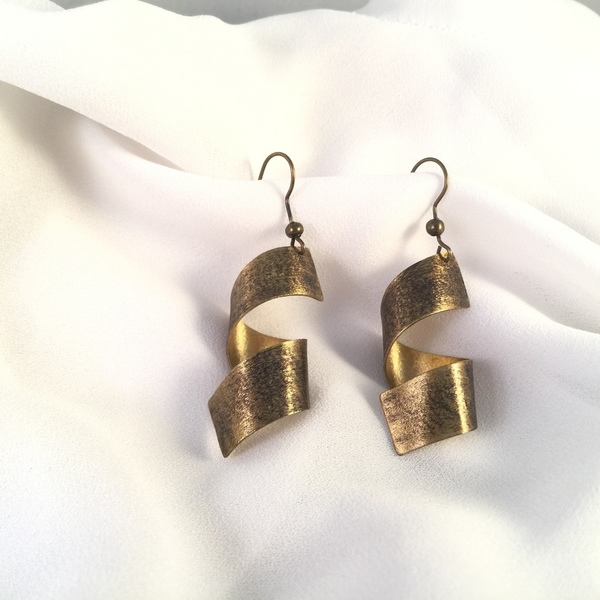 Gold oxidized elix earrings-Σκουλαρίκια ελικοειδή με οξειδωμένο ορείχαλκο... - βραδυνά, ορείχαλκος, κρεμαστά