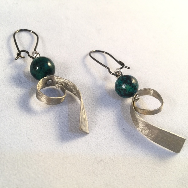 Spiral metal earrings with semi-precious stones... - ημιπολύτιμες πέτρες, αλπακάς, χειροποίητα, κρεμαστά - 2