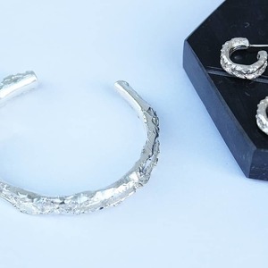 _raw silver hoops - ασημένια 925 μοντέρνα κρικάκια - statement, ασήμι, ασήμι 925, κρίκοι, minimal, μικρά - 5