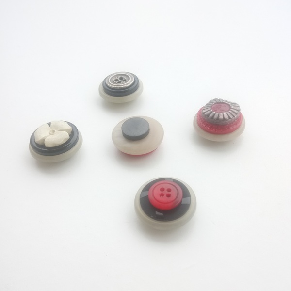 Μαγνητάκια στρογγυλά με Ιδιαίτερα Vintage Κουμπιά σε Υφασμάτινη Θήκη Καρδιά - vintage, κουμπί, μαγνητάκια, μαγνητάκια ψυγείου - 4
