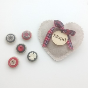 Μαγνητάκια στρογγυλά με Ιδιαίτερα Vintage Κουμπιά σε Υφασμάτινη Θήκη Καρδιά - vintage, κουμπί, μαγνητάκια, μαγνητάκια ψυγείου - 3