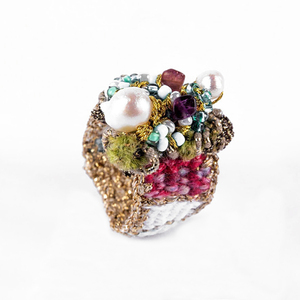 ATHINA MAILI - Υφαντό δαχτυλίδι με μαργαριτάρια, ημιπολύτιμα chips και χάντρες - ημιπολύτιμες πέτρες, ημιπολύτιμες πέτρες, μαργαριτάρι, υφαντά, boho