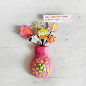 Μικρό χειροποίητο ροζ βάζο με λουλούδια, μαγνήτης - μαγνητάκια ψυγείου, λουλούδια, δώρα γενεθλίων, δώρα για δασκάλες
