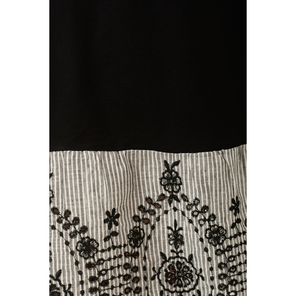 Μαύρο Εξώπλατο Φόρεμα Με Δαντέλα Βολάν - ριγέ, αμάνικο - 5