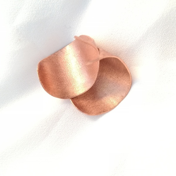 Simply chic rose-gold metal earrings-Απλά και σικ σκουλαρίκια σε ροζ χρυσό από χαλκό... - chic, χαλκός, καρφωτά, μικρά - 3