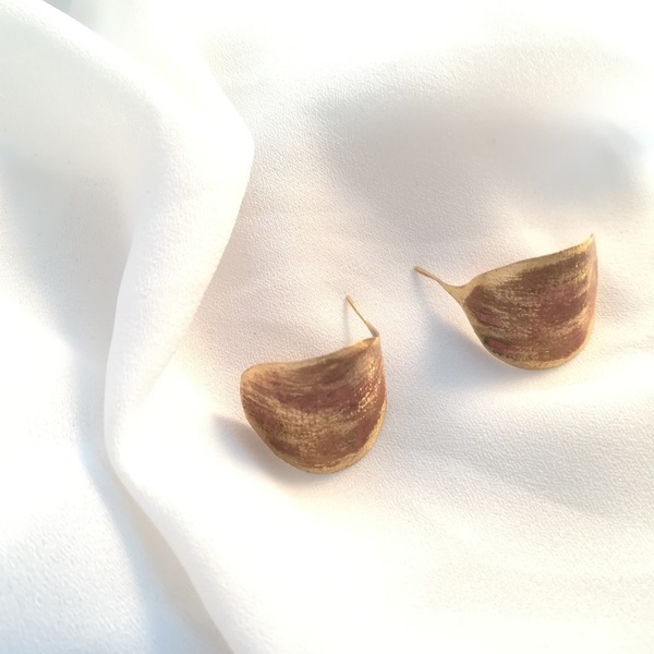 Simply chic oxidized bronze metal earrings-Απλά και σικ σκουλαρίκια σε χρυσό από οξειδωμένο ορείχαλκο... - chic, ιδιαίτερο, ορείχαλκος, καρφωτά