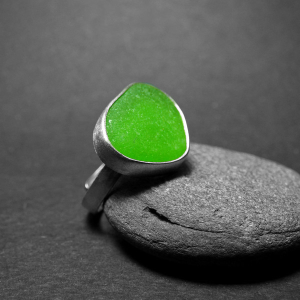 " Green Seaglass ring" - Xειροποίητο επάργυρο ματ δαχτυλίδι με γυαλάκι της θάλασσας! - επάργυρα, θάλασσα, αυξομειούμενα - 2