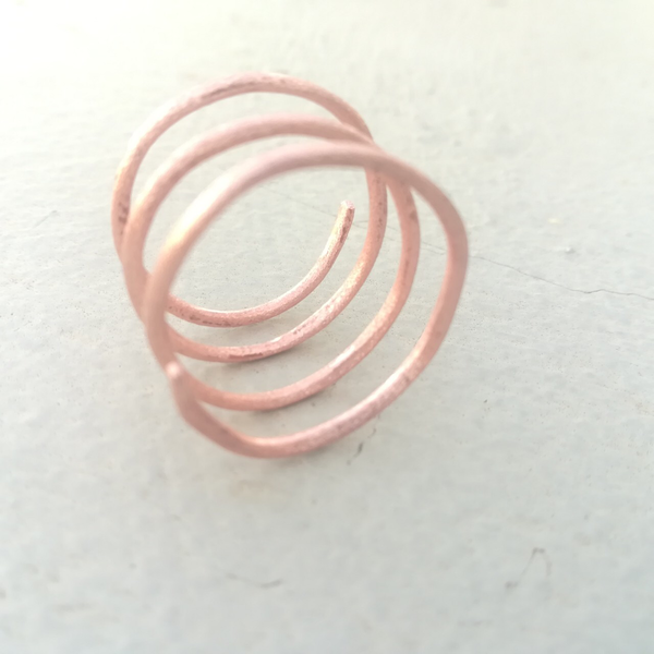 Twisty hammered cooper ring-Δαχτυλίδι σφυρήλατο από χαλκό... - ιδιαίτερο, σύρμα, σφυρήλατο, δώρα για γυναίκες, φθηνά - 3