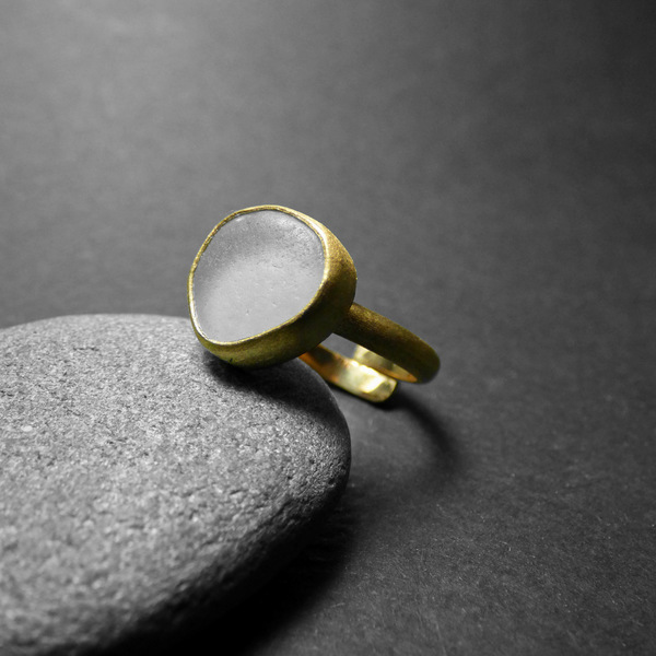 " Golden Seaglass ring" - Xειροποίητο επίχρυσο ματ δαχτυλίδι με γυαλάκι της θάλασσας! - γυαλί, επιχρυσωμένα, παραλία, αυξομειούμενα