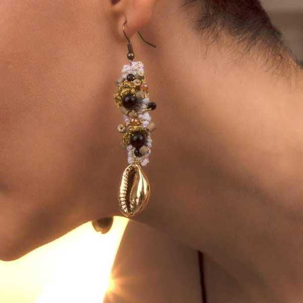 ATHINA MAILI - Υφαντά σκουλαρίκια με κοχύλι - ημιπολύτιμες πέτρες, κοχύλι, μακριά, boho, κρεμαστά, μεγάλα - 2