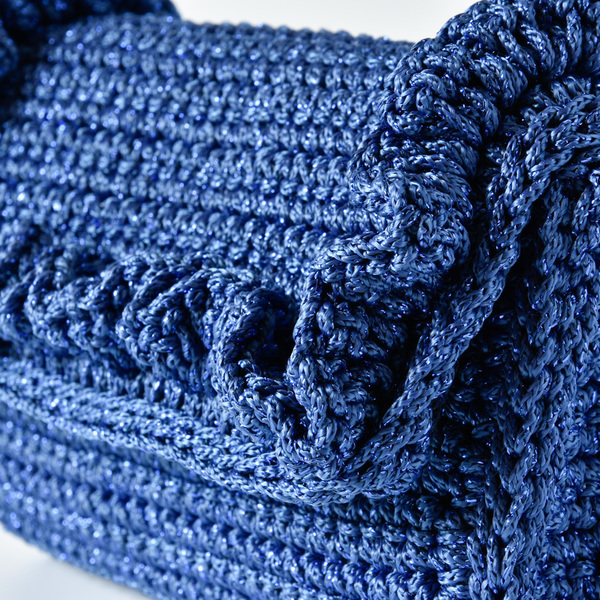 Χειροποίητο πλεκτό μπλε ρουά μεταλλικό clutch με βολάν - φάκελοι, crochet, χειροποίητα, Black Friday, πλεκτές τσάντες, βραδινές - 4