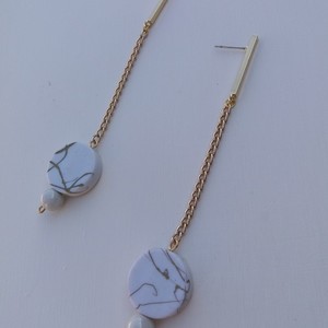 Σκουλαρίκια λευκά με αλυσίδα - επιχρυσωμένα, ορείχαλκος, μακριά, κρεμαστά