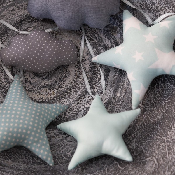 Διακοσμητική γιρλάντα με 5 υφασμάτινα αστέρια σε αποχρώσεις του γκρι και της μέντας - αγόρι, αστέρι, γιρλάντες
