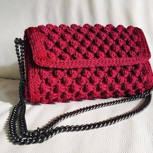 Xειροποίητη πλεκτή τσάντα σε βαθύ κόκκινο χρώμα. - ώμου, δερματίνη, πλεκτές τσάντες, μικρές
