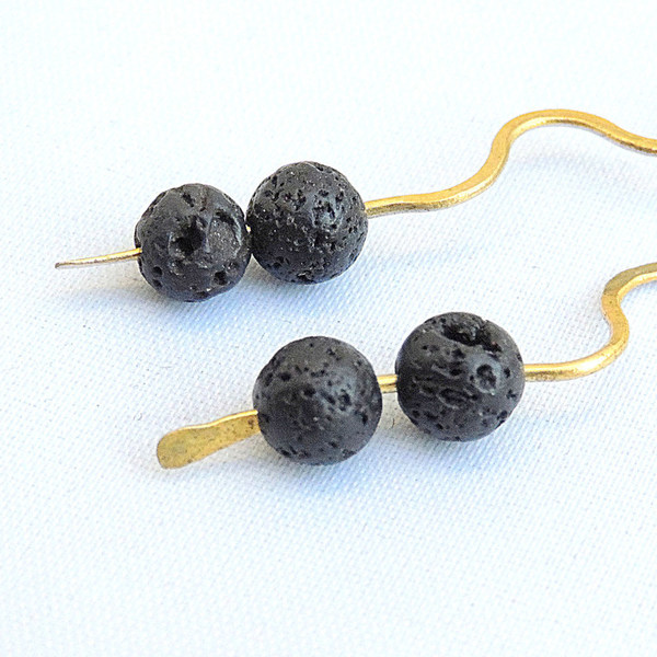 Κυματιστά σκουλαρίκια από ορείχαλκο και μαύρη λάβα. - ορείχαλκος, πέτρες, μακριά, κρεμαστά, faux bijoux - 3