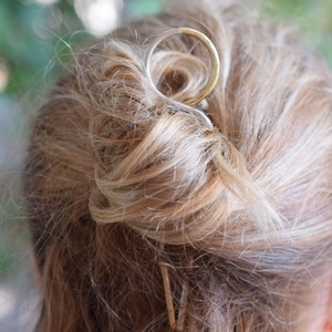 Δίχρωμο αξεσουαρ μαλλιών από αλπακά και ορείχαλκο με κυκλο - για τα μαλλιά - 3