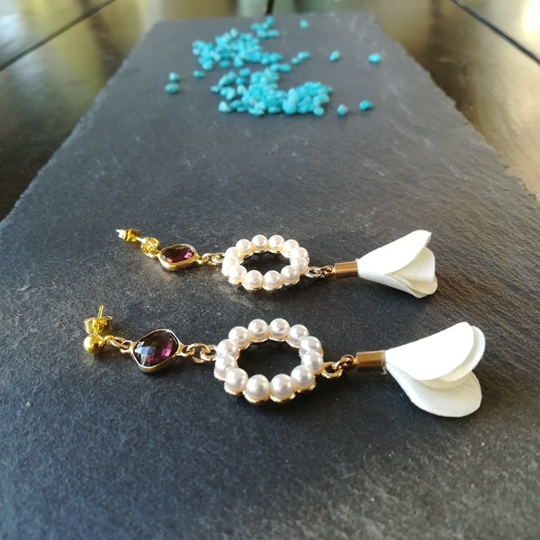 Μακρύ σκουλαρίκι με λουλούδι - μακριά, κρεμαστά, πέρλες, faux bijoux - 4