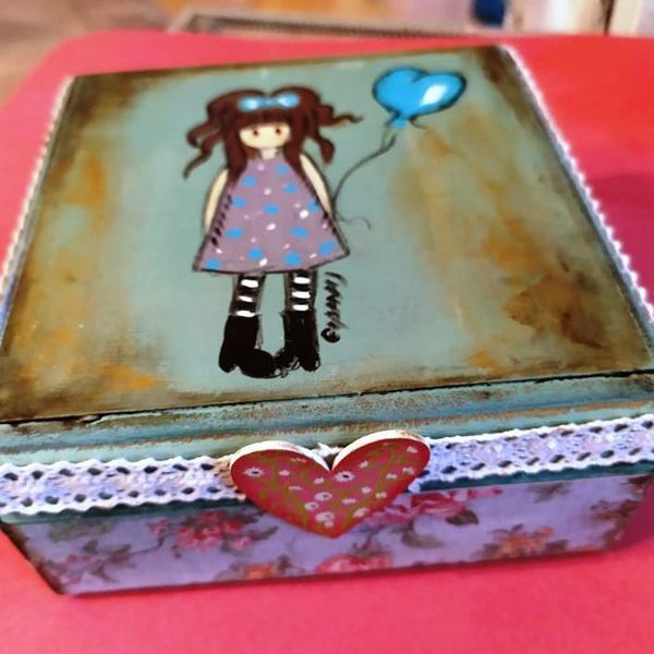 Παιχνιδιάρικο κουτί με ζωγραφική-κοριτσάκι. - ζωγραφισμένα στο χέρι, οργάνωση & αποθήκευση, δώρα για βάπτιση, δώρα γενεθλίων, Black Friday - 4