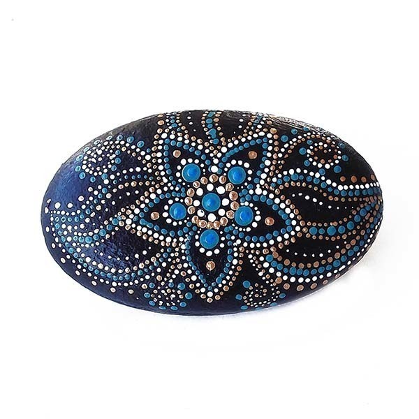 Λουλούδι μπλε mandala, ζωγραφισμένο σε βότσαλο - ζωγραφισμένα στο χέρι, πέτρα, δώρο, διακοσμητικές πέτρες