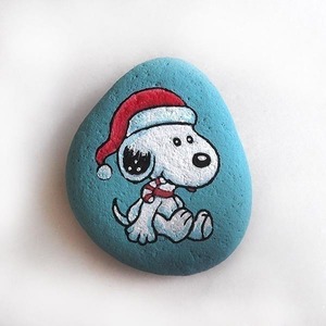 Χριστουγεννιάτικη διακοσμητική πέτρα Snoopy 7,5x6,5x2,5 εκ. - ζωγραφισμένα στο χέρι, διακοσμητικά, χριστουγεννιάτικα δώρα, άγιος βασίλης