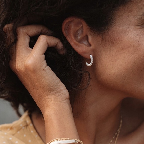 Ciera Earrings - κρίκοι, πέρλες, faux bijoux - 2