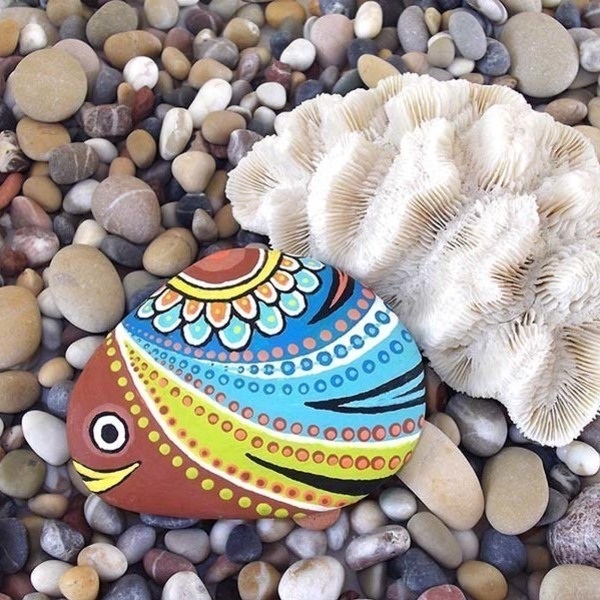 Ψαράκι πολύχρωμο, ζωγραφισμένο σε βότσαλο 7,5x6x1 εκ - πέτρα, ψάρι, διακόσμηση, διακοσμητικές πέτρες - 3