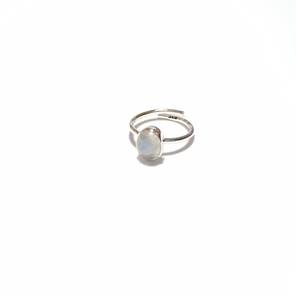 Ασημένιο δαχτυλίδι - Moonstone elegance - ασήμι, φεγγαρόπετρα, minimal, αυξομειούμενα