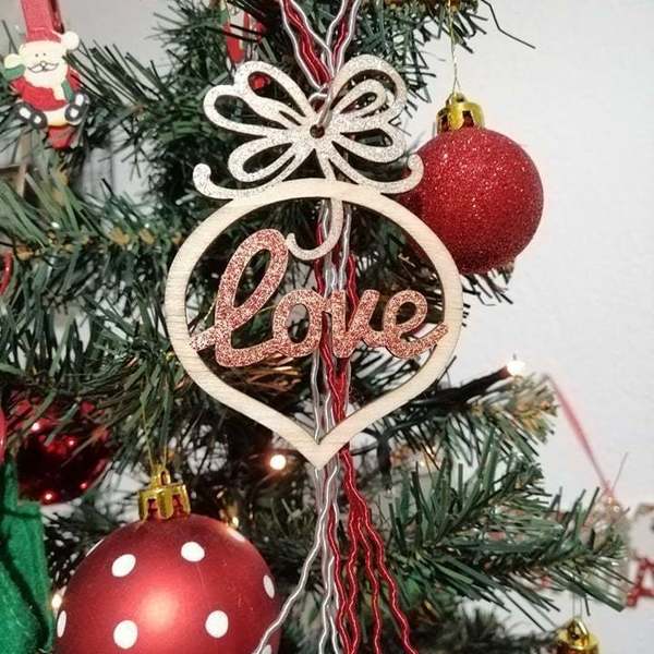 Ξύλινο χριστουγεννιάτικο γούρι "love" - στολίδι, γούρια - 2