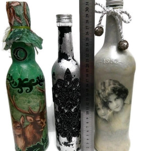Διακοσμητικα γυάλινa χριστουγεννιατικα μπουκαλια χειροποιητα με τεχνική decoupage. Μπουκάλι γυάλινo για ποτά ή διακόσμηση . - vintage, γυαλί, χειροποίητα, διακοσμητικά, χριστουγεννιάτικα δώρα, στολισμός τραπεζιού - 3