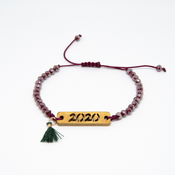 Βραχιολακι γούρι 2020 με ξύλινο στοιχειο βαμμένο σε χρυσό μεταλλικό χρώμα και κρυστάλλινες μπορντό χάντρες 4mm - γούρια - 2