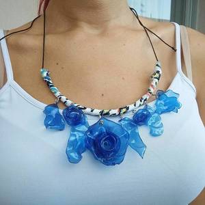 κολιέ χαμόγελο μπλε πλαστικά λουλούδια και ύφασμα - ύφασμα, γυναικεία, κοντά, λουλούδι, φθηνά - 3