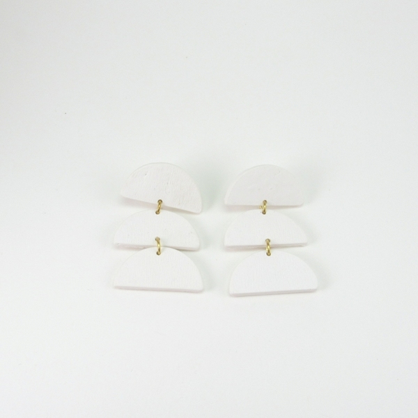 HEBE - Λευκά χειροποίητα μίνιμαλ boho σκουλαρίκια από πολυμερικό πηλό - πηλός, γεωμετρικά σχέδια, minimal, καρφωτά, boho