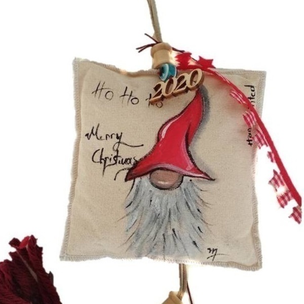Γούρι ζωγραφισμένο μαξιλαράκι"Ho Ho Ho"! - ζωγραφισμένα στο χέρι, χριστουγεννιάτικα δώρα, άγιος βασίλης, γούρια - 3