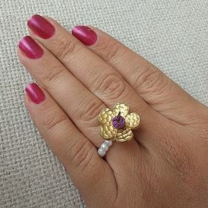 ρομαντικό δαχτυλίδι λουλούδι χρυσό με πέρλες και κοράλι - ημιπολύτιμες πέτρες, μαργαριτάρι, λουλούδι, μπρούντζος, σταθερά, με πέρλες - 3
