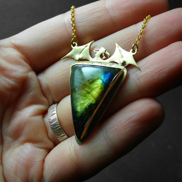 " Triangle Dragon Labradorite " Χειροποίητο επίχρυσο μενταγιόν με Λαβραδορίτη! - ημιπολύτιμες πέτρες, επιχρυσωμένα, κοντά - 4