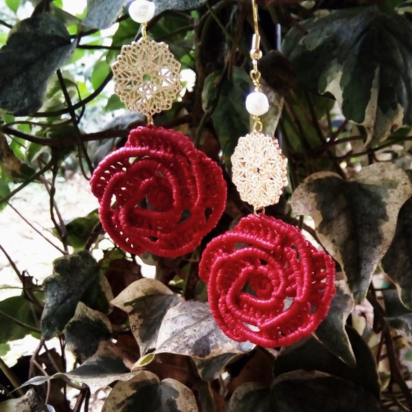 Μακραμέ σκουλαρίκια τριαντάφυλλα - επιχρυσωμένα, μακραμέ, boho, κρεμαστά, πέρλες - 3